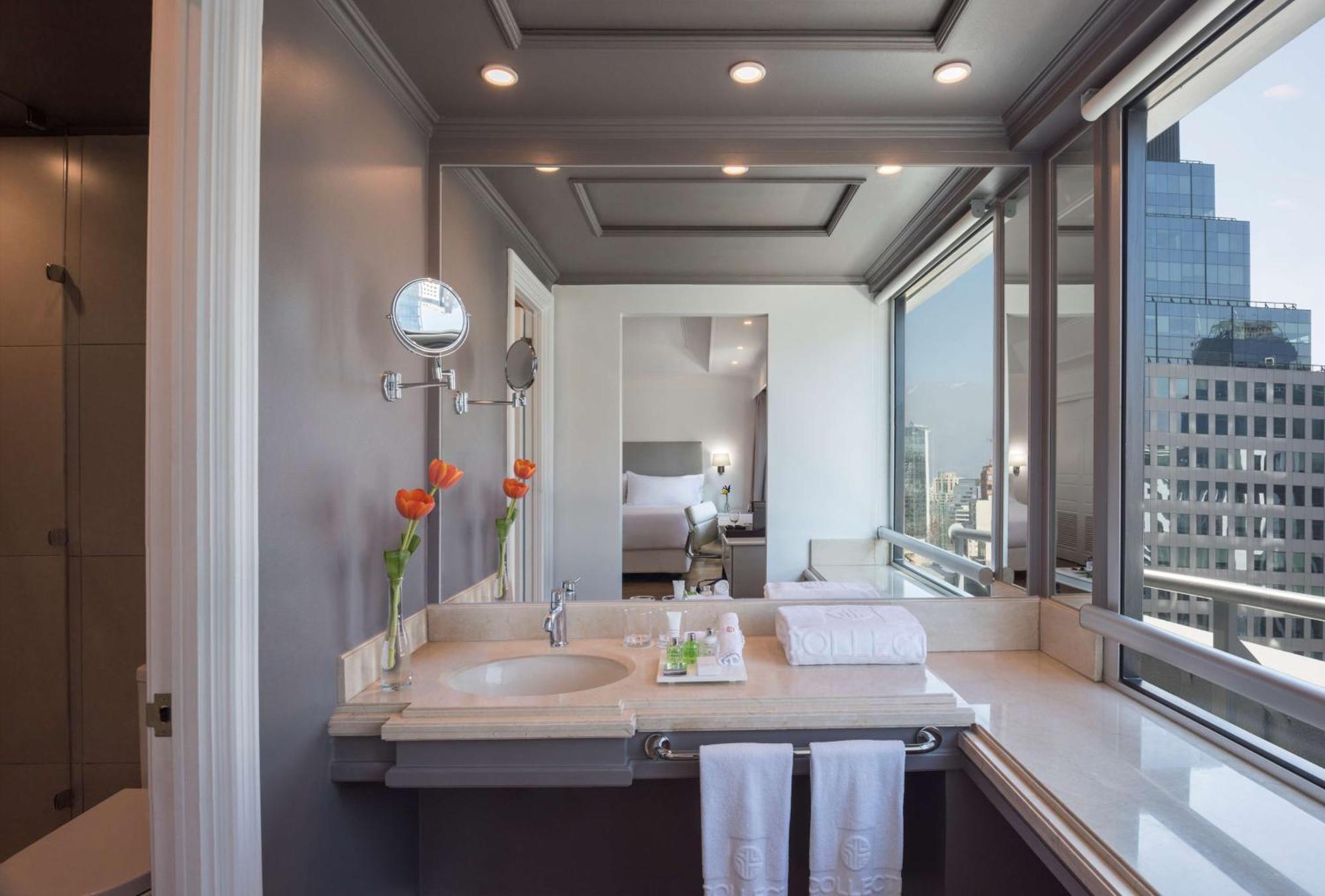 Nh Collection Plaza Santiago Hotel Екстериор снимка Bathroom