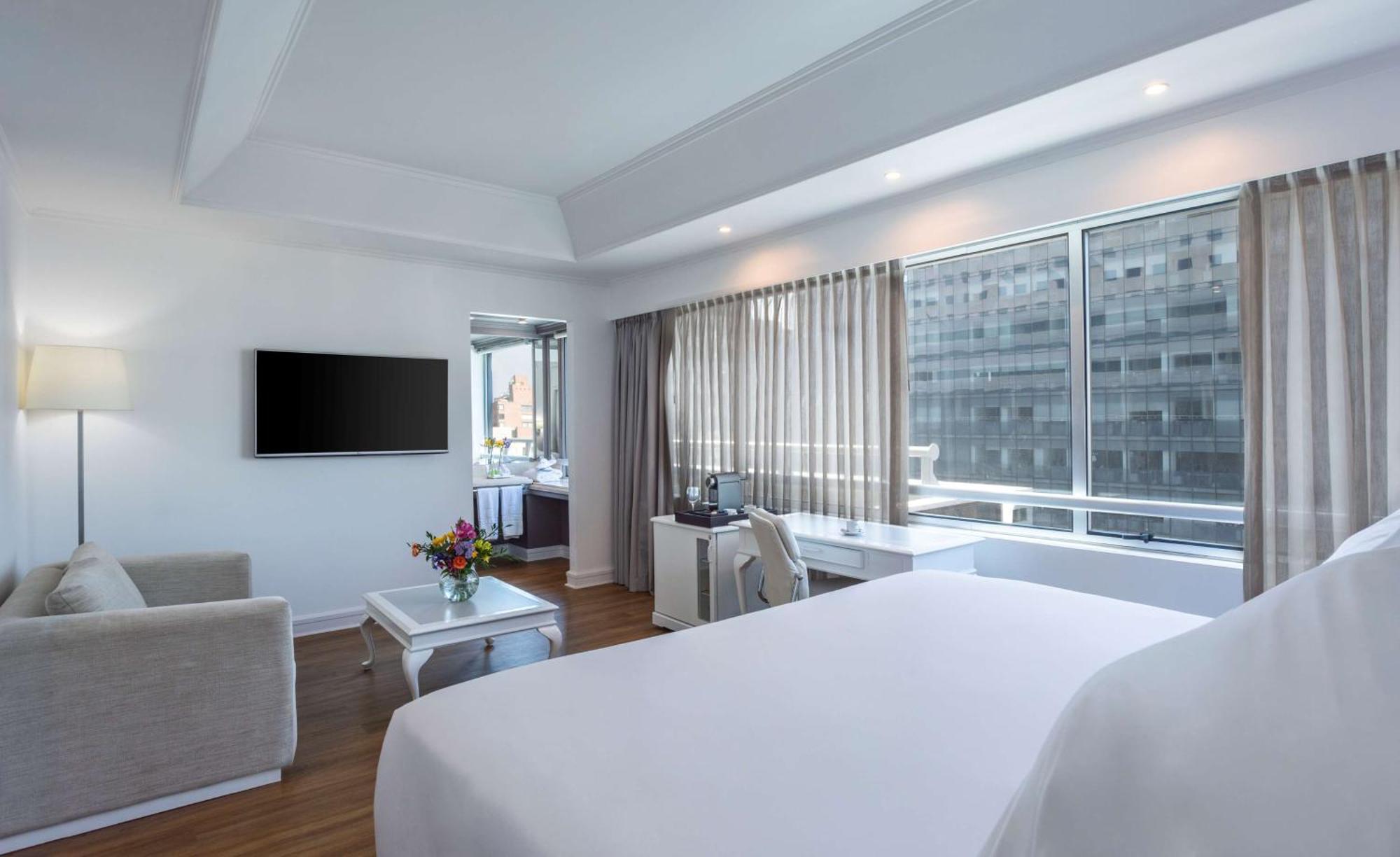Nh Collection Plaza Santiago Hotel Екстериор снимка A room at the hotel