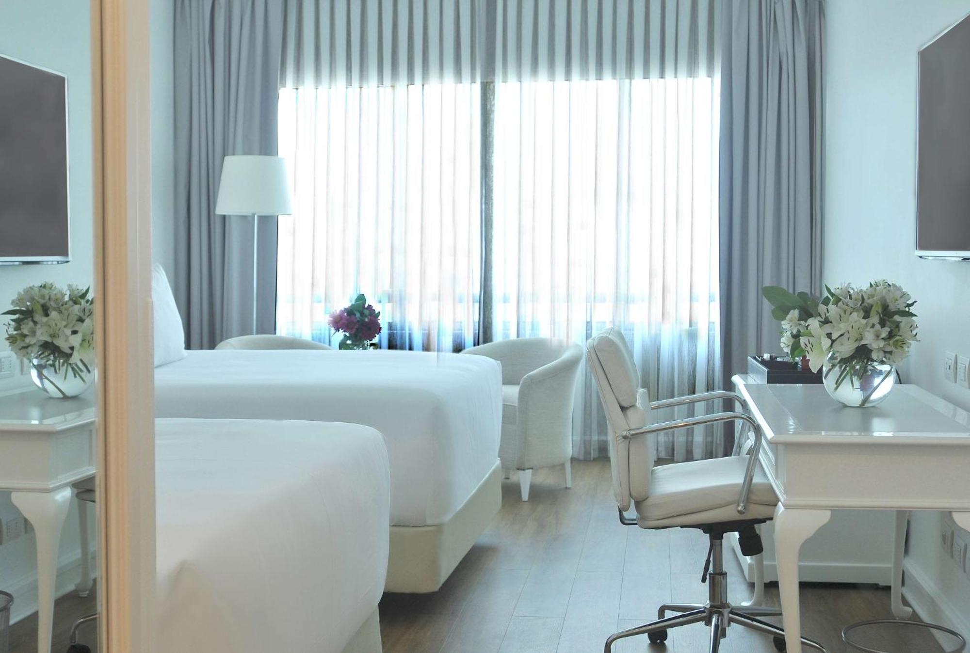 Nh Collection Plaza Santiago Hotel Екстериор снимка Deluxe Room