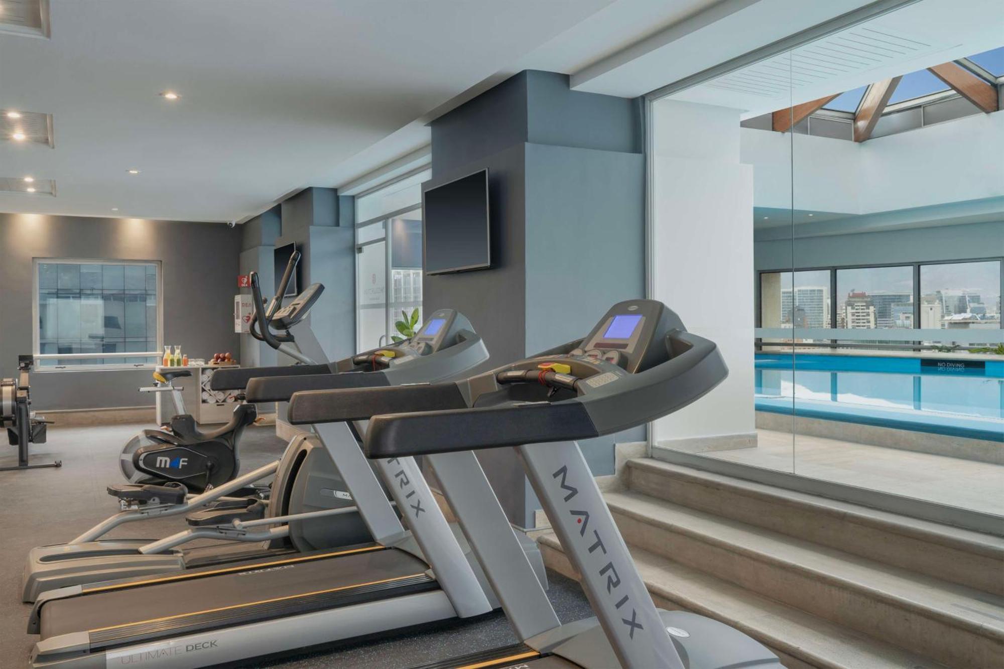 Nh Collection Plaza Santiago Hotel Екстериор снимка The gym at the hotel