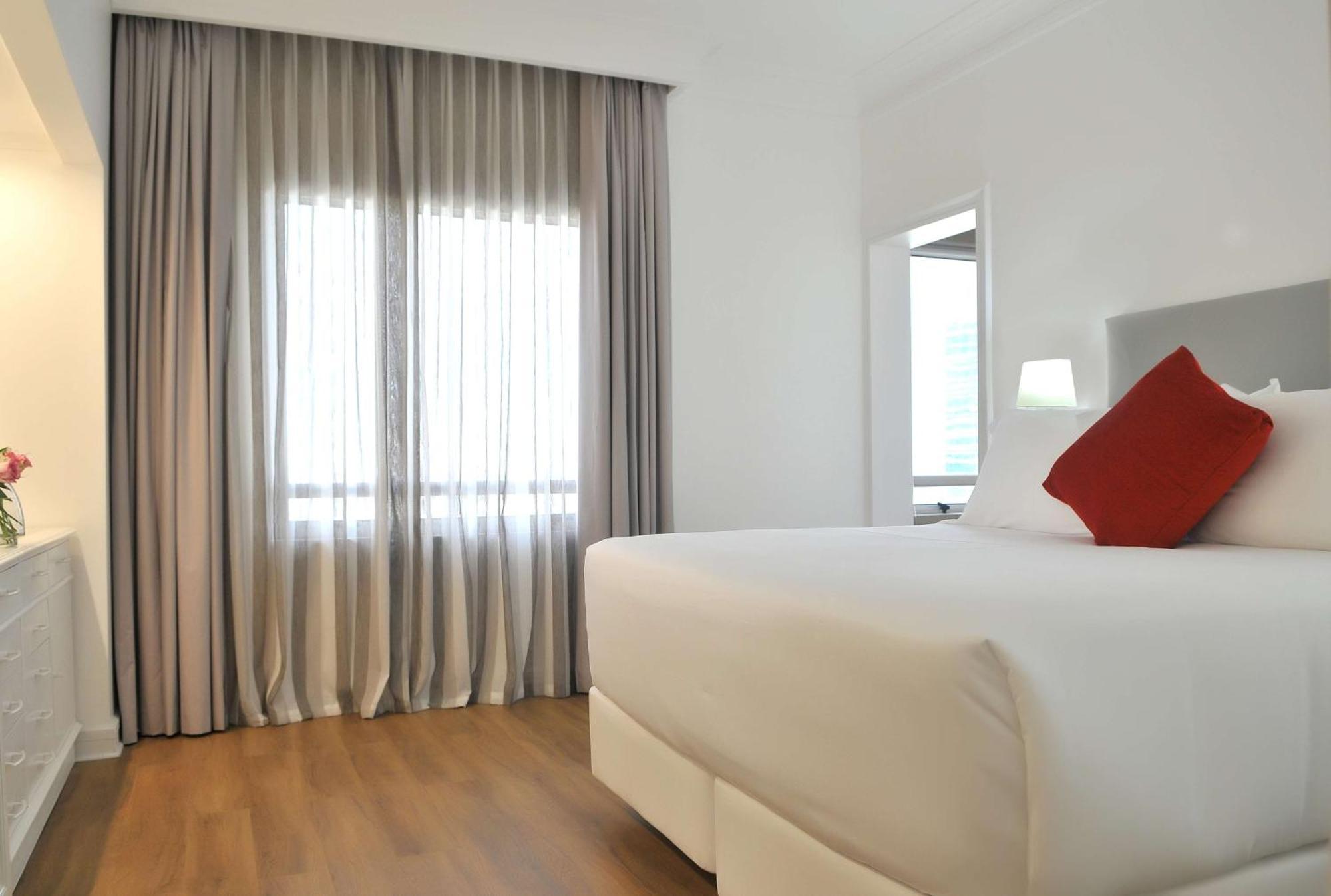 Nh Collection Plaza Santiago Hotel Екстериор снимка A bedroom at the hotel