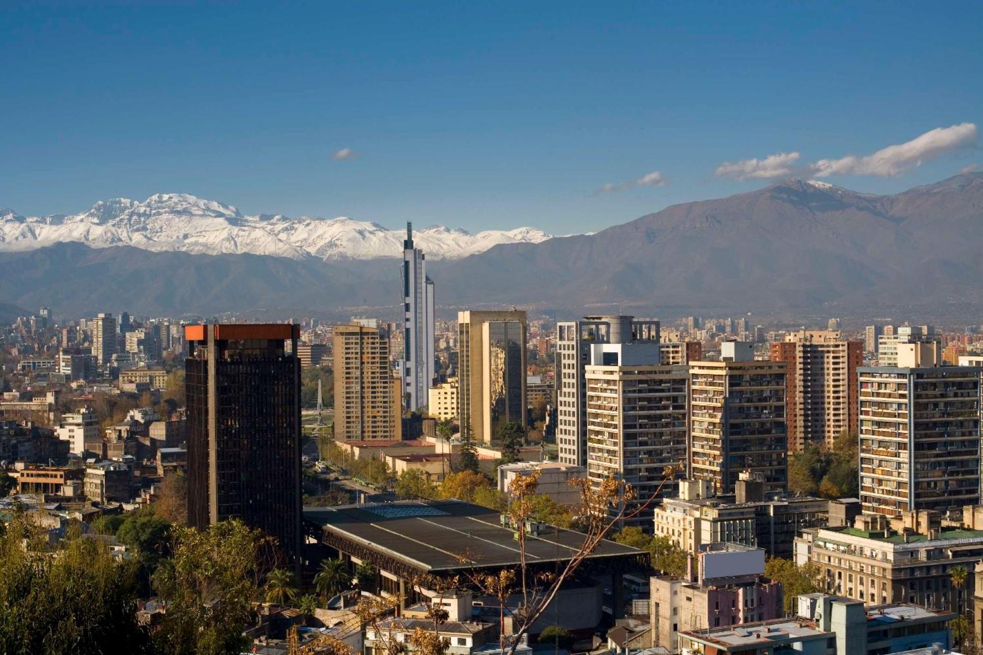 Nh Collection Plaza Santiago Hotel Екстериор снимка Santiago skyline