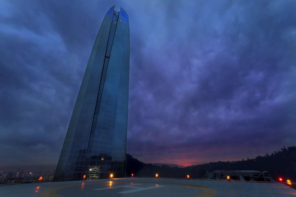 Nh Collection Plaza Santiago Hotel Екстериор снимка The tower at night
